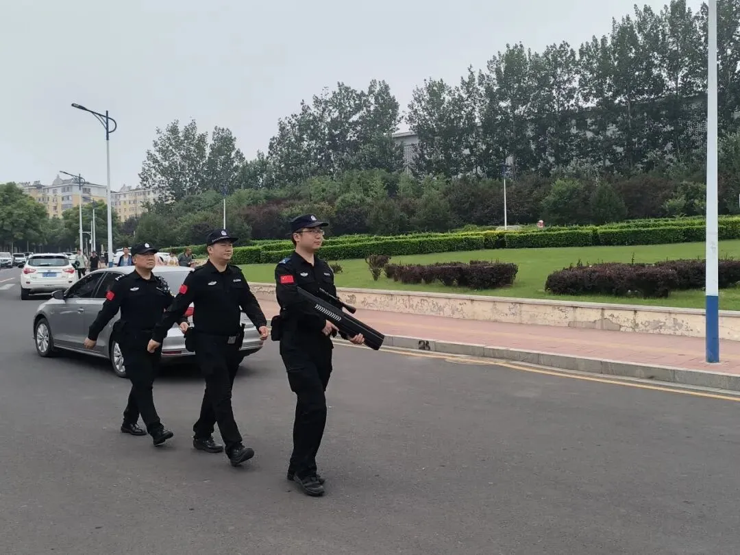 中考护航、端午坚守、隐患排查……今天,请把头条留给这群“警”爸!-第6张图片-四季读书网 中考护航、端午坚守、隐患排查……今天,请把头条留给这群“警”爸!-第6张图片-四季读书网