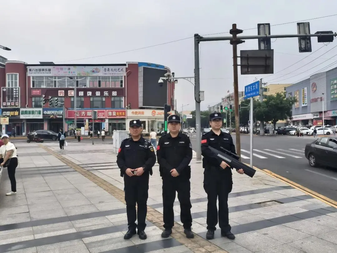 中考护航、端午坚守、隐患排查……今天,请把头条留给这群“警”爸!-第9张图片-四季读书网 中考护航、端午坚守、隐患排查……今天,请把头条留给这群“警”爸!-第9张图片-四季读书网