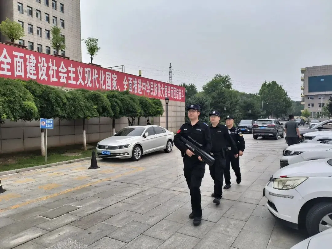 中考护航、端午坚守、隐患排查……今天,请把头条留给这群“警”爸!-第11张图片-四季读书网 中考护航、端午坚守、隐患排查……今天,请把头条留给这群“警”爸!-第11张图片-四季读书网