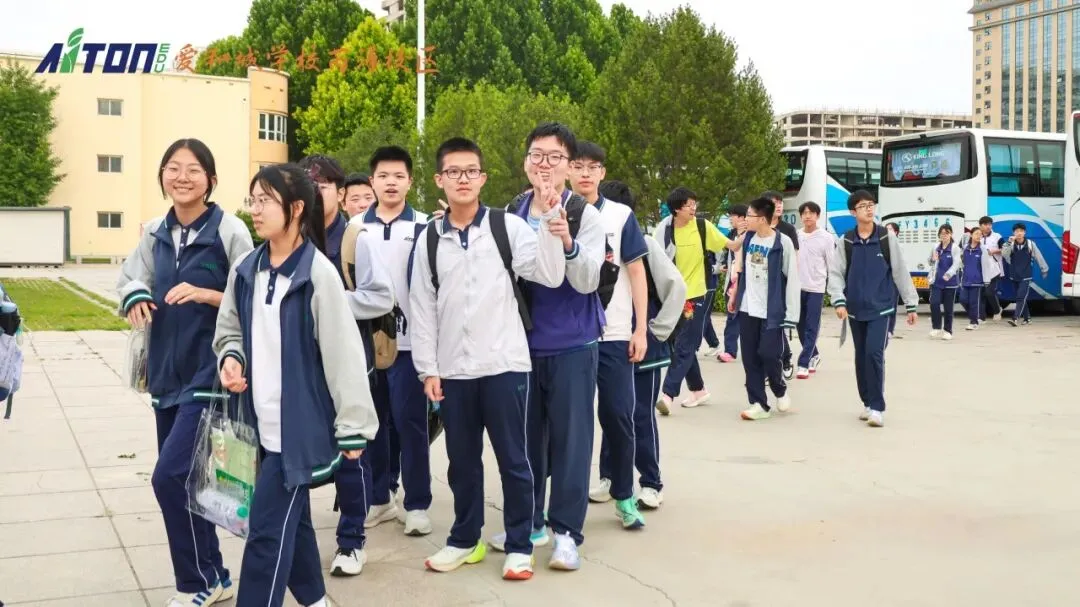 中考首日:击掌为誓,出征如虹-第36张图片-四季读书网