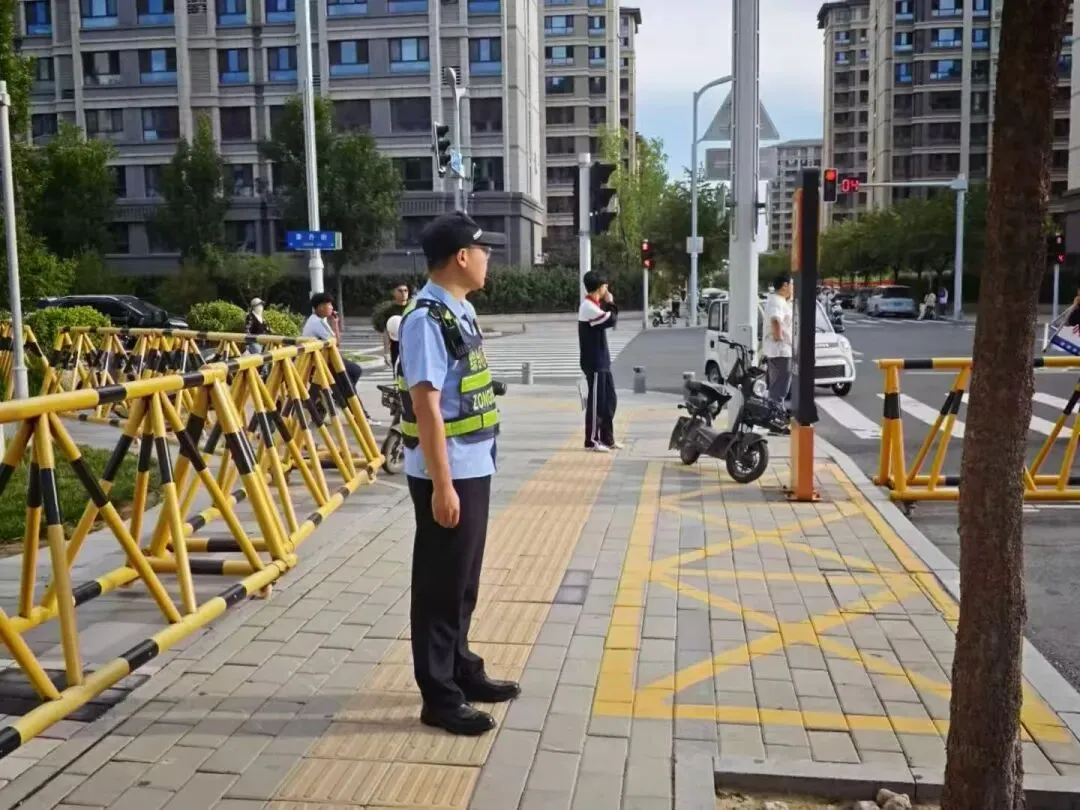 建设文明城市 当好文明市民 | 护航中考,容西在行动!-第7张图片-四季读书网 建设文明城市 当好文明市民 | 护航中考,容西在行动!-第7张图片-四季读书网