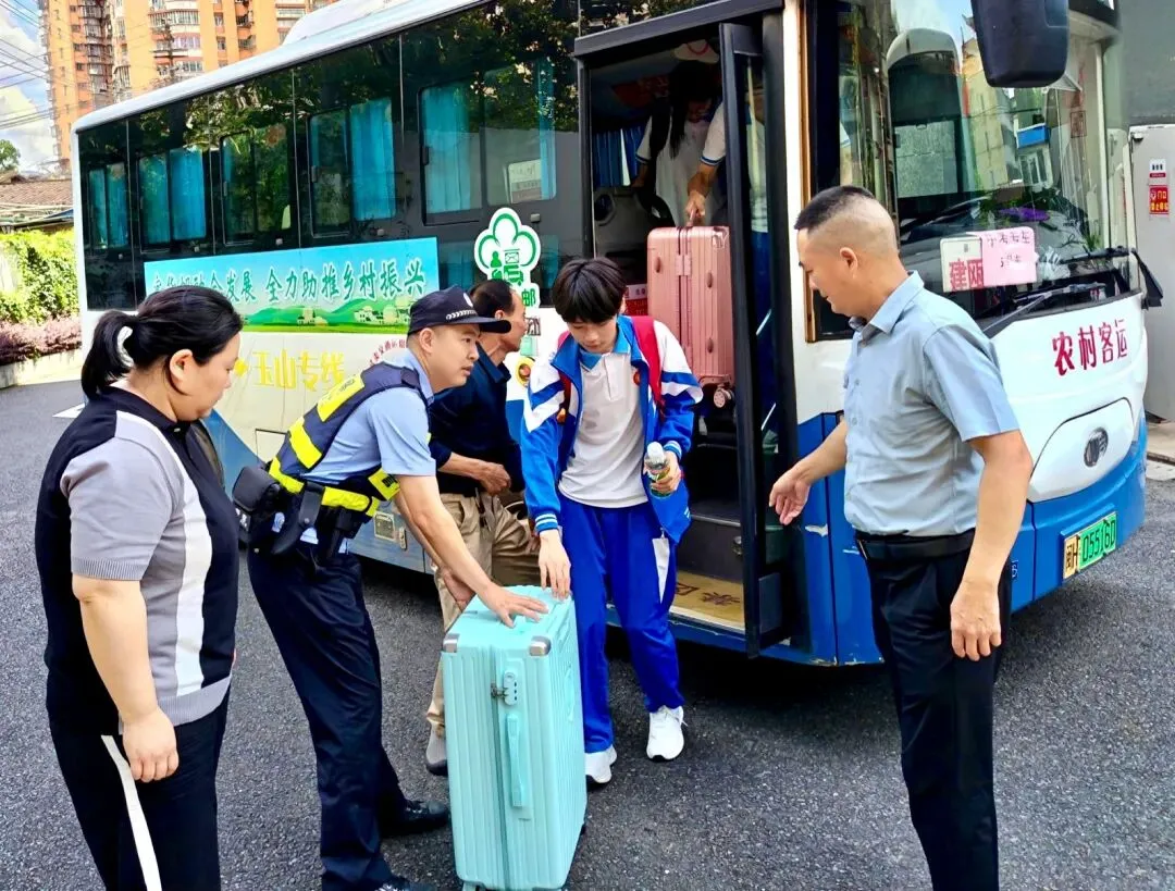 中考首日,南平公安让您安心放心充满信心!-第17张图片-四季读书网