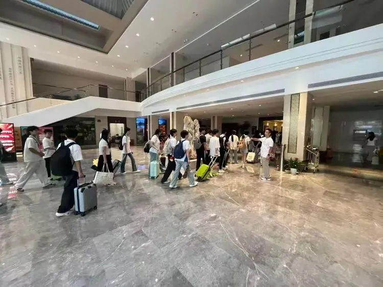 多方暖心护航,助力学子圆梦中考—— 浦城县仙阳中学中考学子平安赴考,各级领导慰问暖心鼓劲-第9张图片-四季读书网