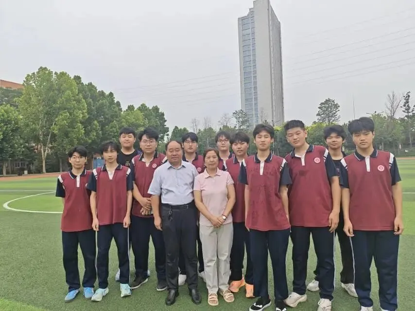 致中考的考生们-第1张图片-四季读书网 致中考的考生们-第1张图片-四季读书网
