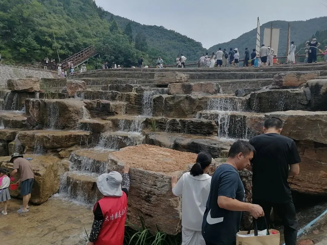 别让试卷烤干童心!登封这处“水墨秘境”藏着避暑天堂,50元就能找回整个童年-第1张图片-四季读书网