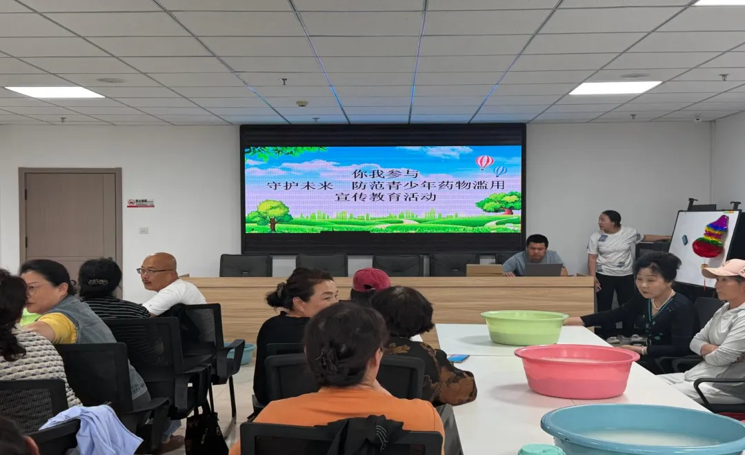 金饰价格又跌了 | 云南通报中考试卷出现低级错误 | 中国裁判组亮相世界杯-第11张图片-四季读书网 金饰价格又跌了 | 云南通报中考试卷出现低级错误 | 中国裁判组亮相世界杯-第11张图片-四季读书网
