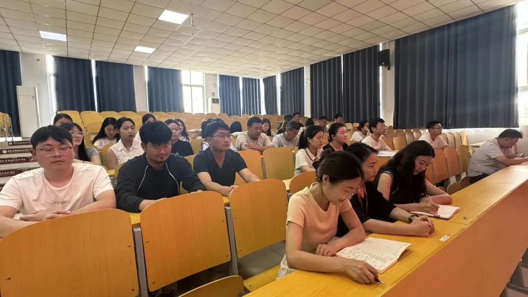 逐梦中考 载誉出征|我校初三学子昂首赴考,奔赴盛夏荣光!-第7张图片-四季读书网 逐梦中考 载誉出征|我校初三学子昂首赴考,奔赴盛夏荣光!-第7张图片-四季读书网