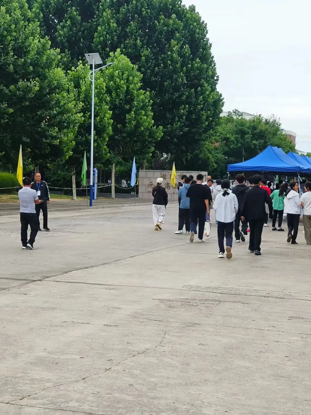 六月盛夏,中考启幕-第2张图片-四季读书网 六月盛夏,中考启幕-第2张图片-四季读书网