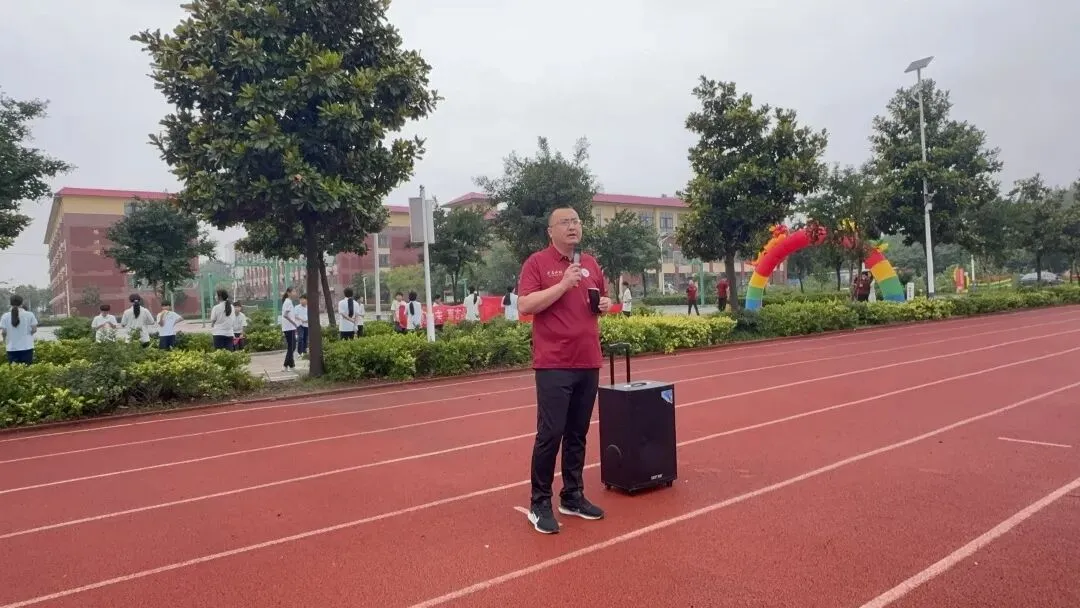 逐梦中考 载誉出征|我校初三学子昂首赴考,奔赴盛夏荣光!-第12张图片-四季读书网 逐梦中考 载誉出征|我校初三学子昂首赴考,奔赴盛夏荣光!-第12张图片-四季读书网