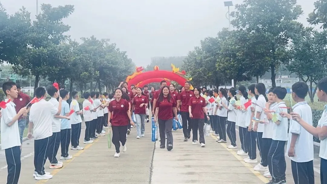 逐梦中考 载誉出征|我校初三学子昂首赴考,奔赴盛夏荣光!-第19张图片-四季读书网 逐梦中考 载誉出征|我校初三学子昂首赴考,奔赴盛夏荣光!-第19张图片-四季读书网