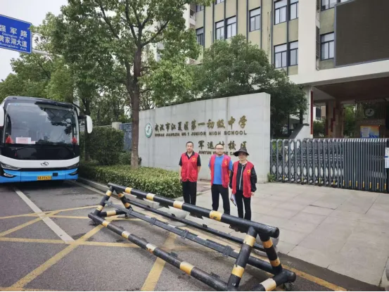 军运村社区开展中考护考志愿服务-第2张图片-四季读书网 军运村社区开展中考护考志愿服务-第2张图片-四季读书网