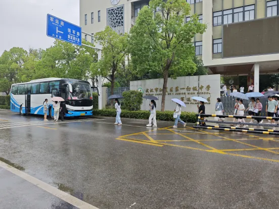 军运村社区开展中考护考志愿服务-第3张图片-四季读书网 军运村社区开展中考护考志愿服务-第3张图片-四季读书网