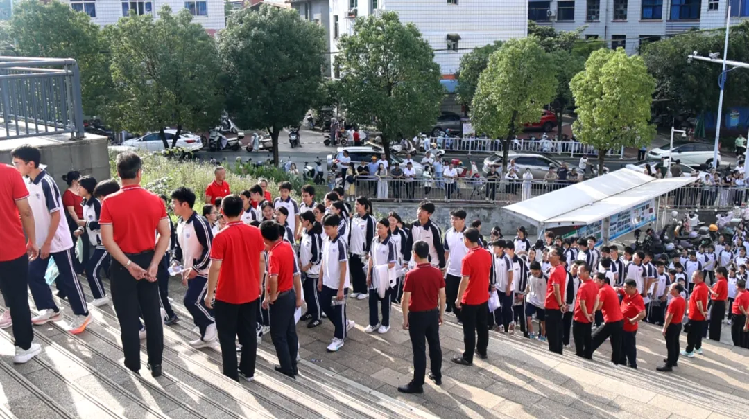 中考首日,明溪学子逐梦考场-第7张图片-四季读书网