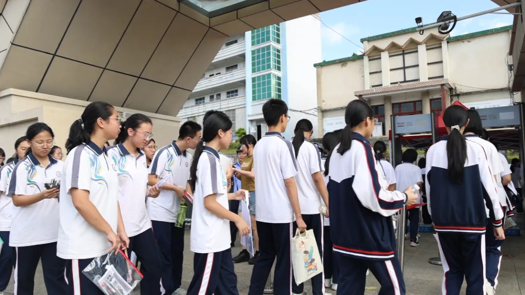 中考首日,明溪学子逐梦考场-第10张图片-四季读书网