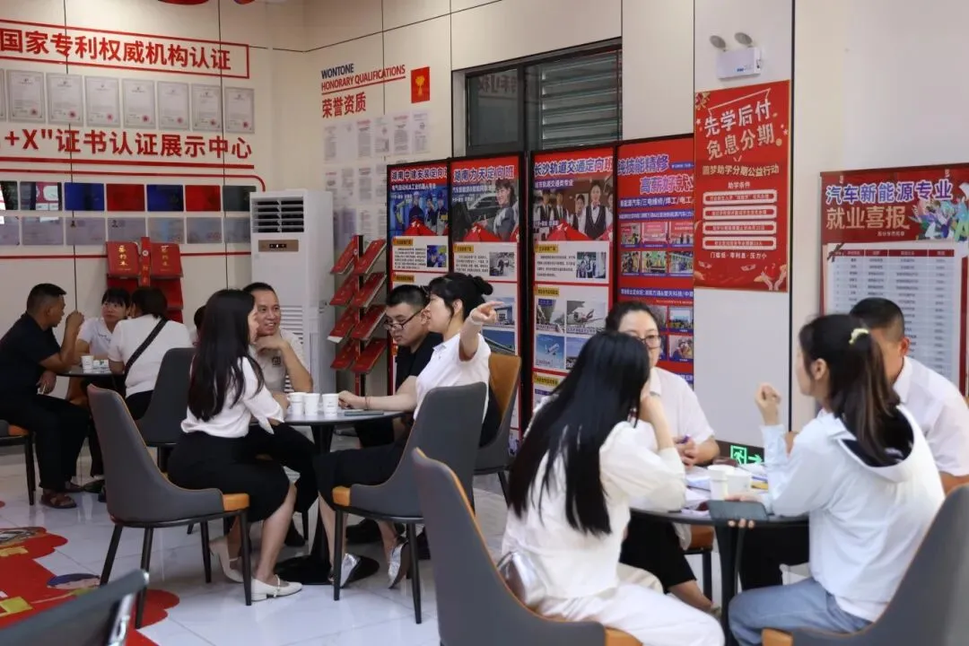 中考后别踩误区,坐等分数可不行!模拟考低于570分务必提前择校避开被动,附:历年分数线-第2张图片-四季读书网 中考后别踩误区,坐等分数可不行!模拟考低于570分务必提前择校避开被动,附:历年分数线-第2张图片-四季读书网
