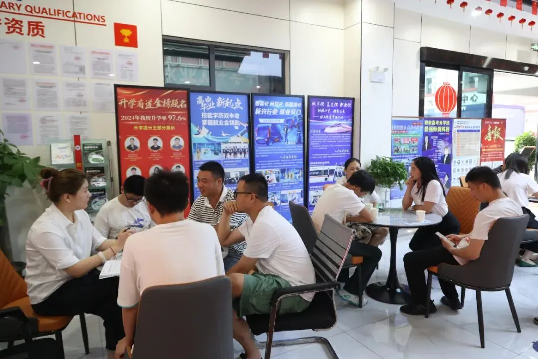中考后别踩误区,坐等分数可不行!模拟考低于570分务必提前择校避开被动,附:历年分数线-第5张图片-四季读书网 中考后别踩误区,坐等分数可不行!模拟考低于570分务必提前择校避开被动,附:历年分数线-第5张图片-四季读书网