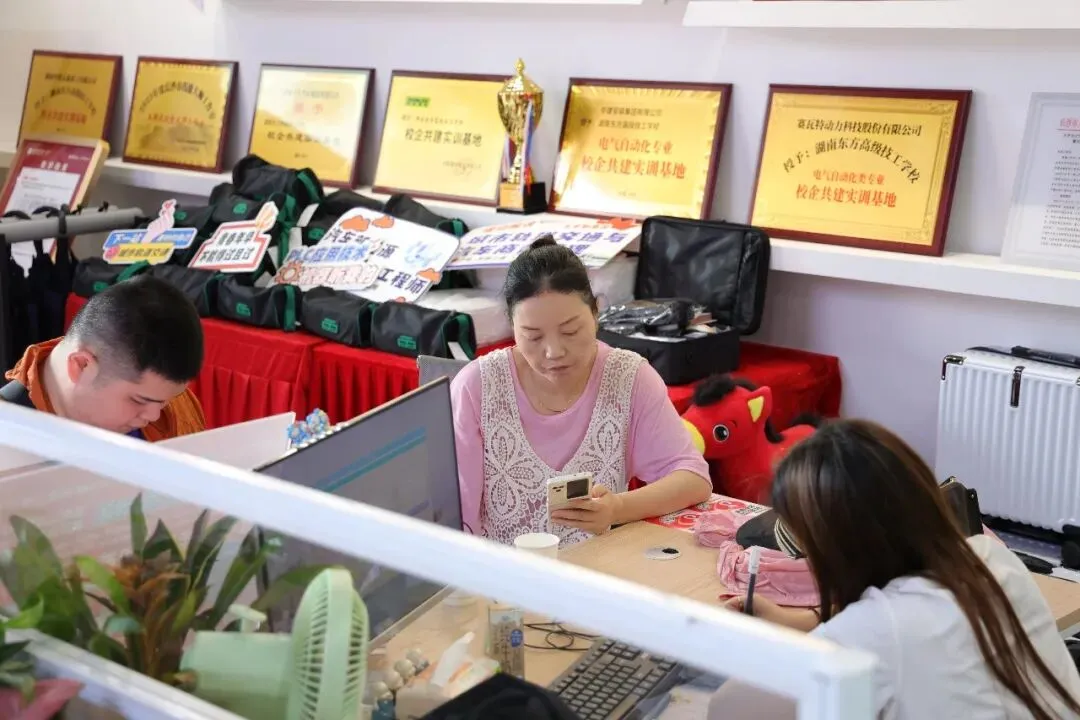 中考后别踩误区,坐等分数可不行!模拟考低于570分务必提前择校避开被动,附:历年分数线-第7张图片-四季读书网 中考后别踩误区,坐等分数可不行!模拟考低于570分务必提前择校避开被动,附:历年分数线-第7张图片-四季读书网