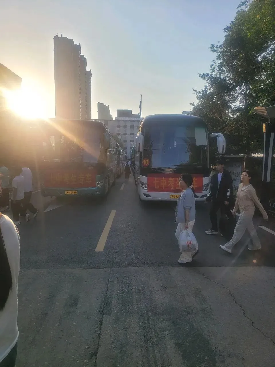 中考的最后一天-第4张图片-四季读书网 中考的最后一天-第4张图片-四季读书网