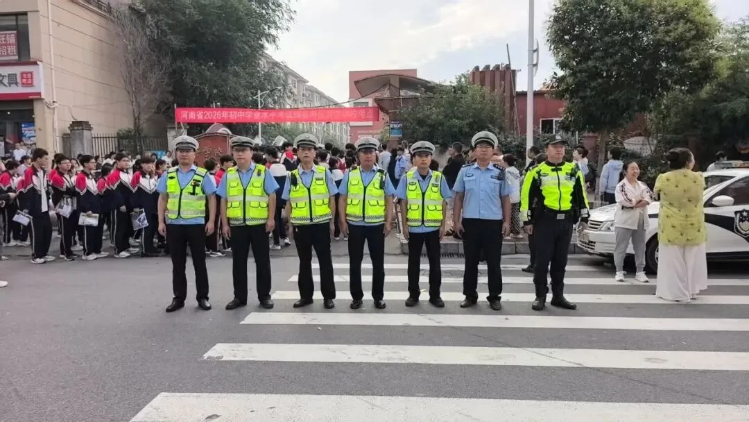 笔尖逐梦,护航中考!辉县交警全力守护青春赶考路-第18张图片-四季读书网