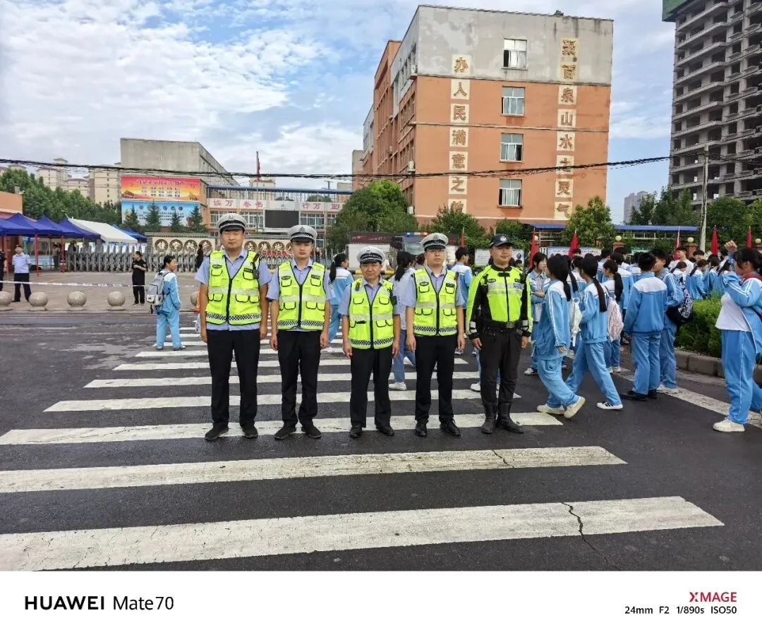 笔尖逐梦,护航中考!辉县交警全力守护青春赶考路-第20张图片-四季读书网