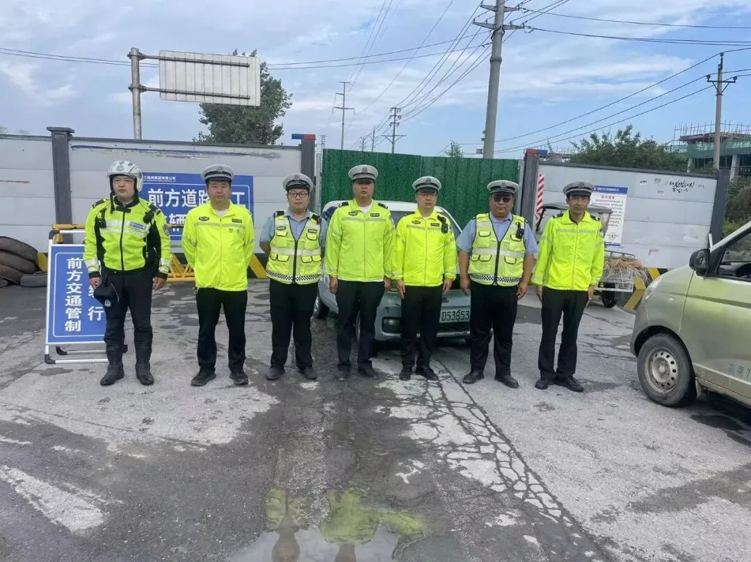 笔尖逐梦,护航中考!辉县交警全力守护青春赶考路-第21张图片-四季读书网