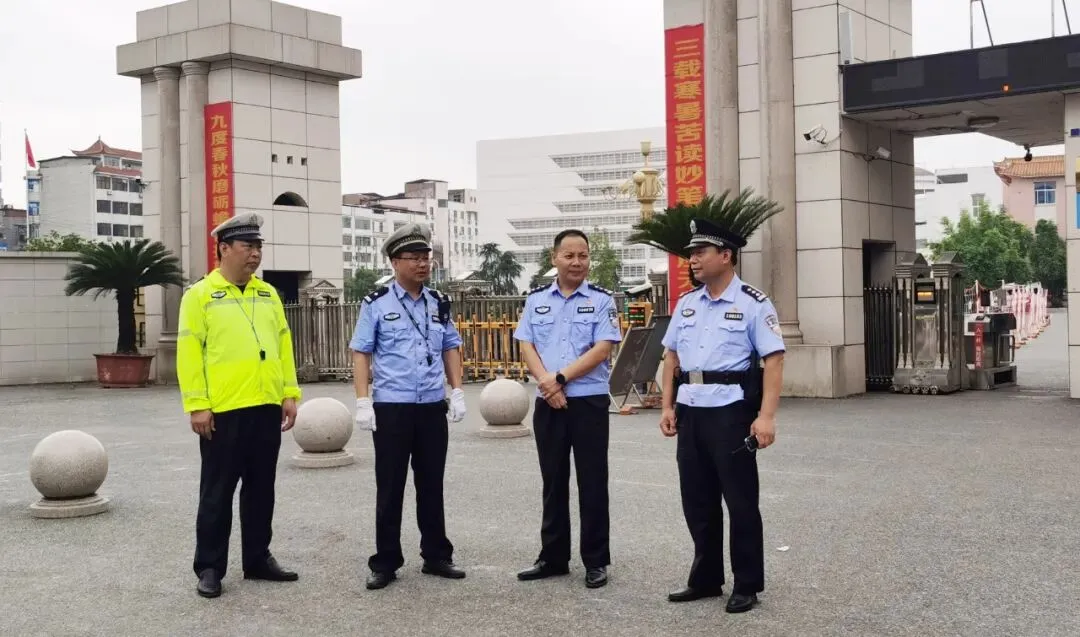中考开考,永丰公安为梦护航-第7张图片-四季读书网