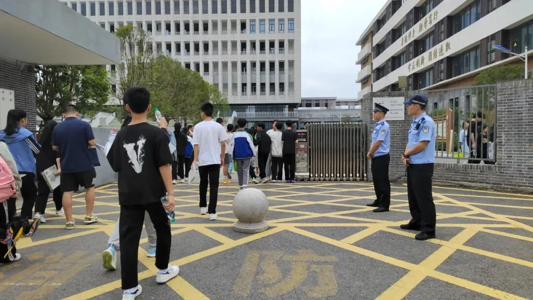 中考开考,永丰公安为梦护航-第16张图片-四季读书网