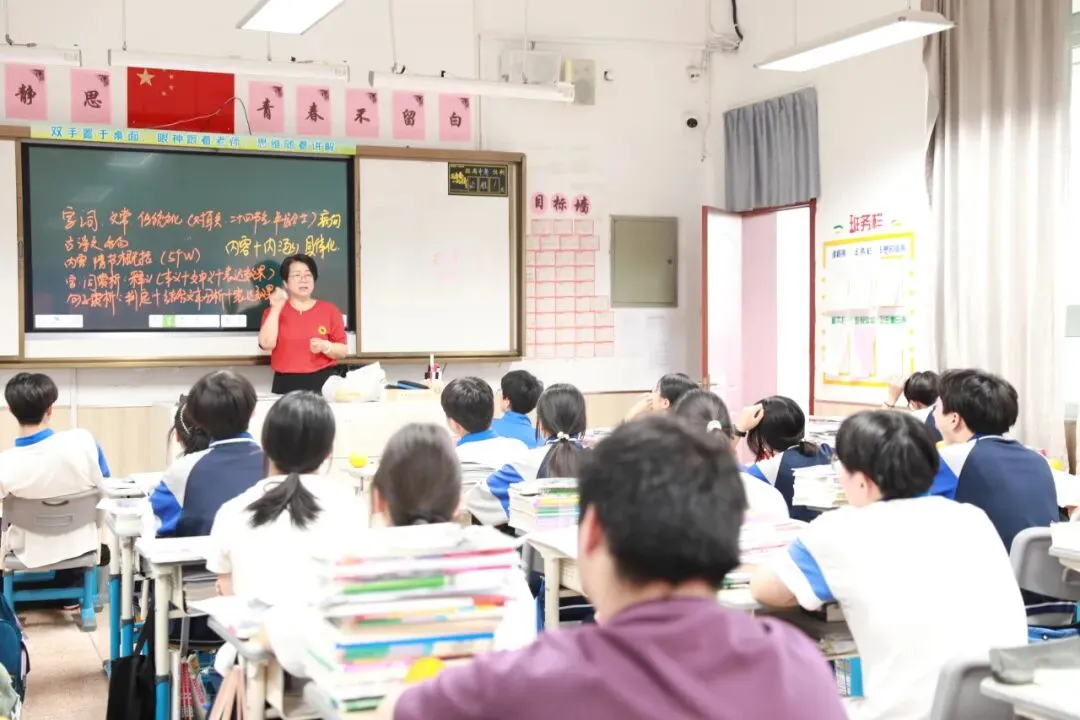 中考加油| 红运当头,橙心如愿!林埭中学中考现场:这抹“送考红”和满园“祝福橙”,是今夏最燃的告白-第10张图片-四季读书网