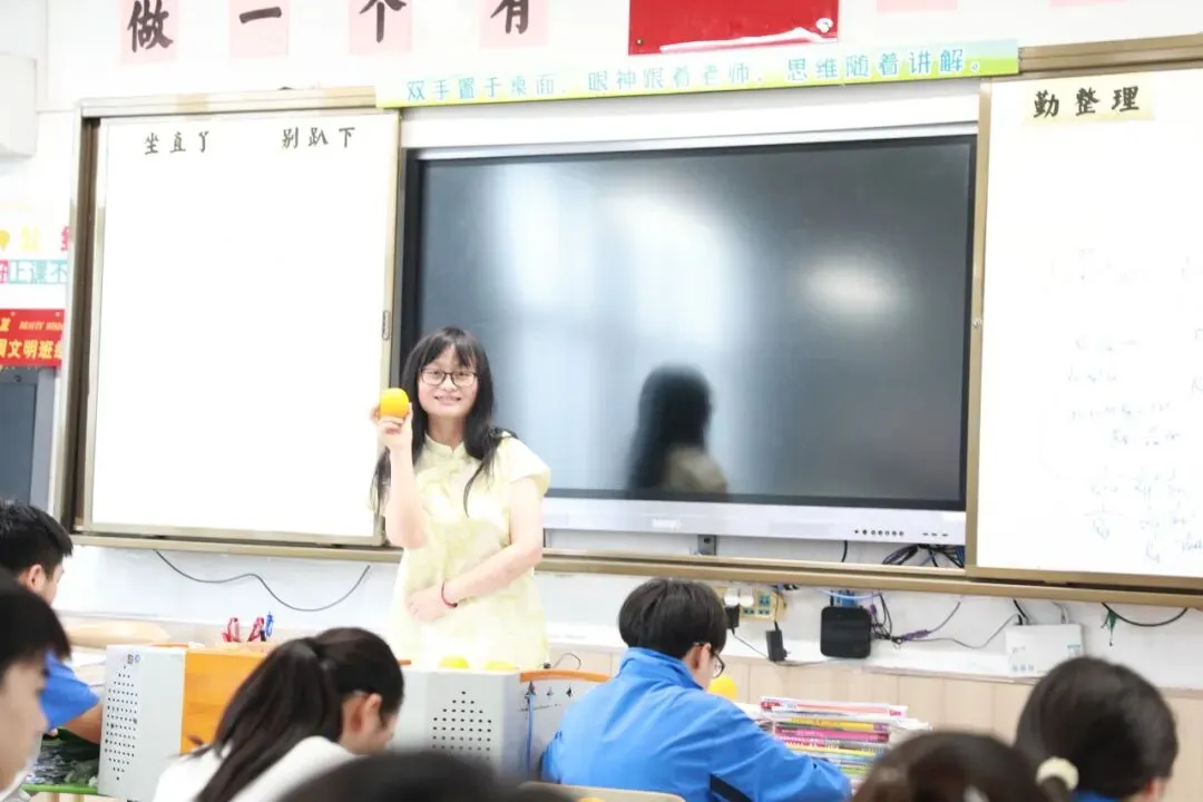 中考加油| 红运当头,橙心如愿!林埭中学中考现场:这抹“送考红”和满园“祝福橙”,是今夏最燃的告白-第12张图片-四季读书网