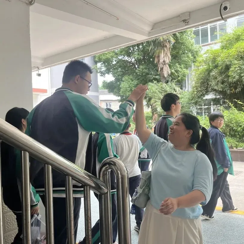 逐梦中考 | 自胜砺锋芒 卓立赴考场 —— 塔影中学卓立少年从容出征2026年-第61张图片-四季读书网