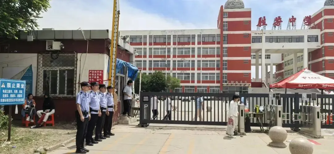 守护中考,霸州公安在行动!-第2张图片-四季读书网 守护中考,霸州公安在行动!-第2张图片-四季读书网