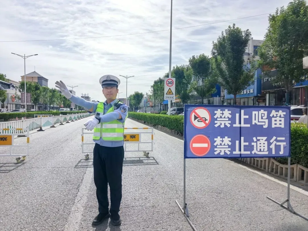守护中考,霸州公安在行动!-第8张图片-四季读书网 守护中考,霸州公安在行动!-第8张图片-四季读书网