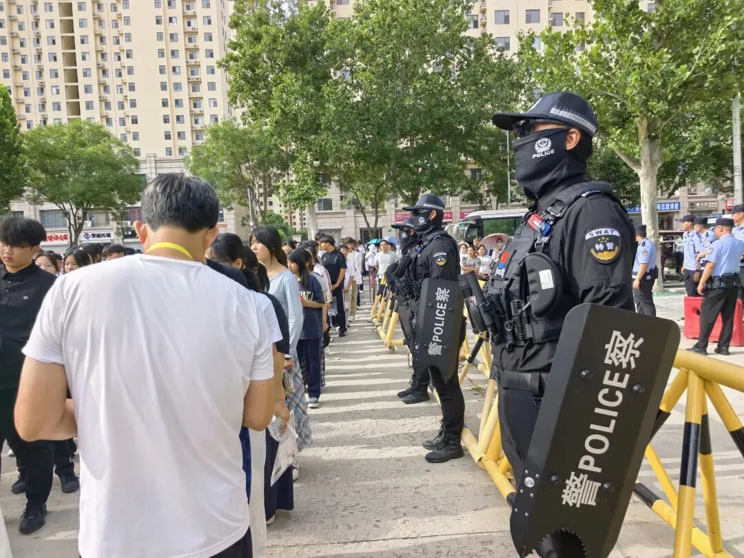 守护中考,霸州公安在行动!-第11张图片-四季读书网 守护中考,霸州公安在行动!-第11张图片-四季读书网