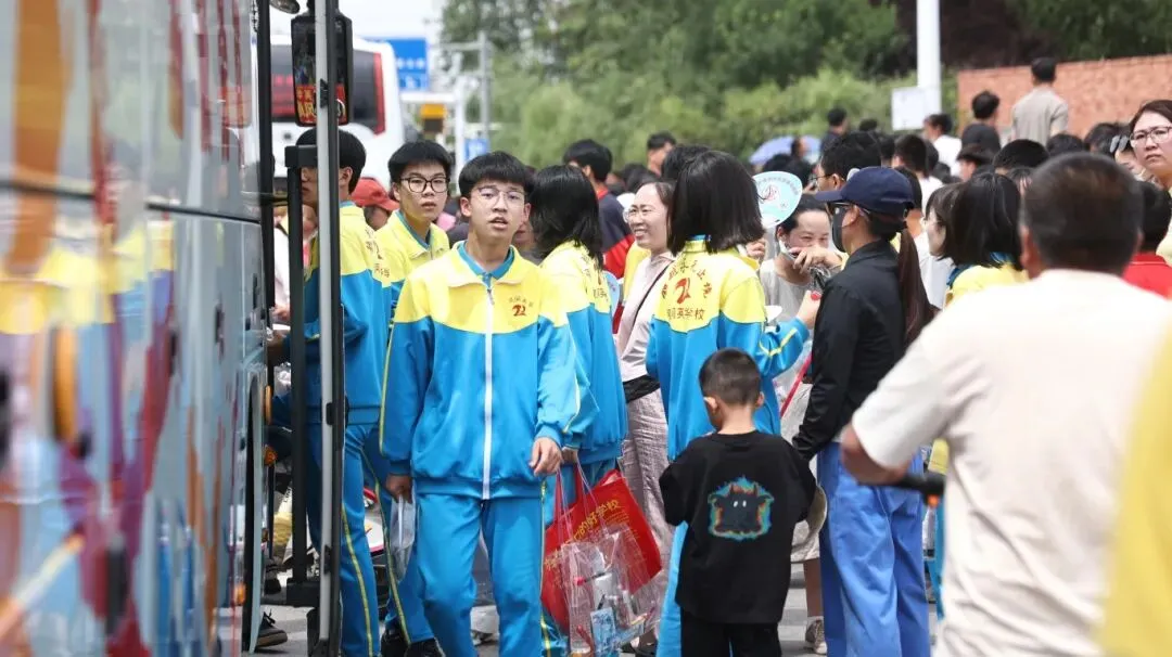 燃!英华2026中考首战:舍我其谁!-第112张图片-四季读书网 燃!英华2026中考首战:舍我其谁!-第112张图片-四季读书网