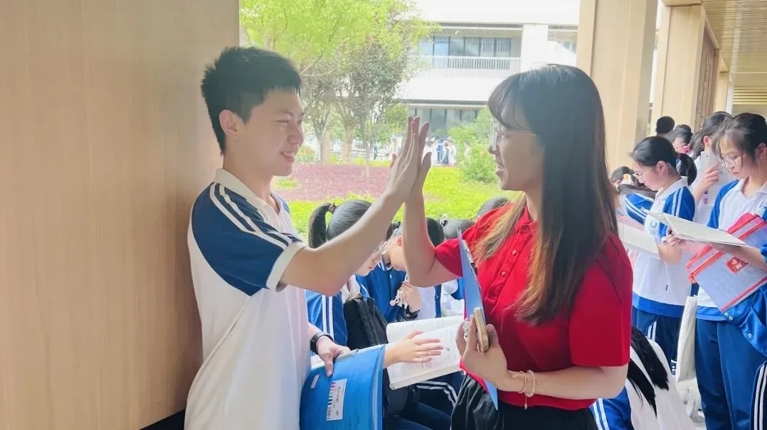中考落幕 青春启新 || 龙实少年 自有万丈风华-第47张图片-四季读书网 中考落幕 青春启新 || 龙实少年 自有万丈风华-第47张图片-四季读书网