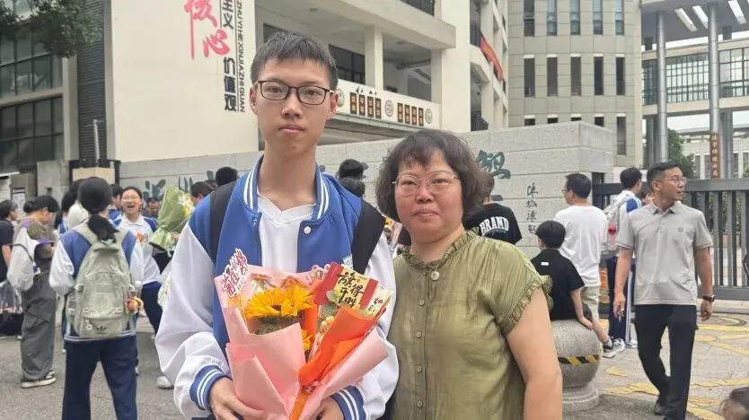 中考落幕 青春启新 || 龙实少年 自有万丈风华-第61张图片-四季读书网 中考落幕 青春启新 || 龙实少年 自有万丈风华-第61张图片-四季读书网
