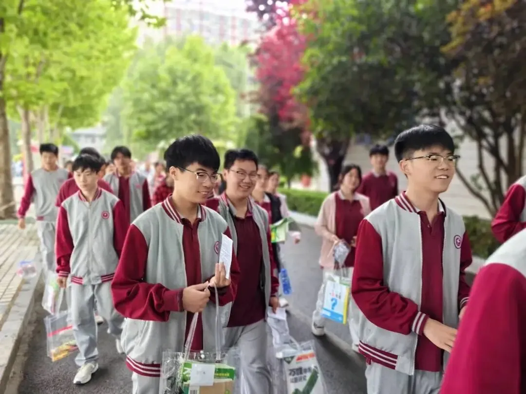 落笔生花,不负韶华|致全体中考学子的首日祝福!-第7张图片-四季读书网 落笔生花,不负韶华|致全体中考学子的首日祝福!-第7张图片-四季读书网
