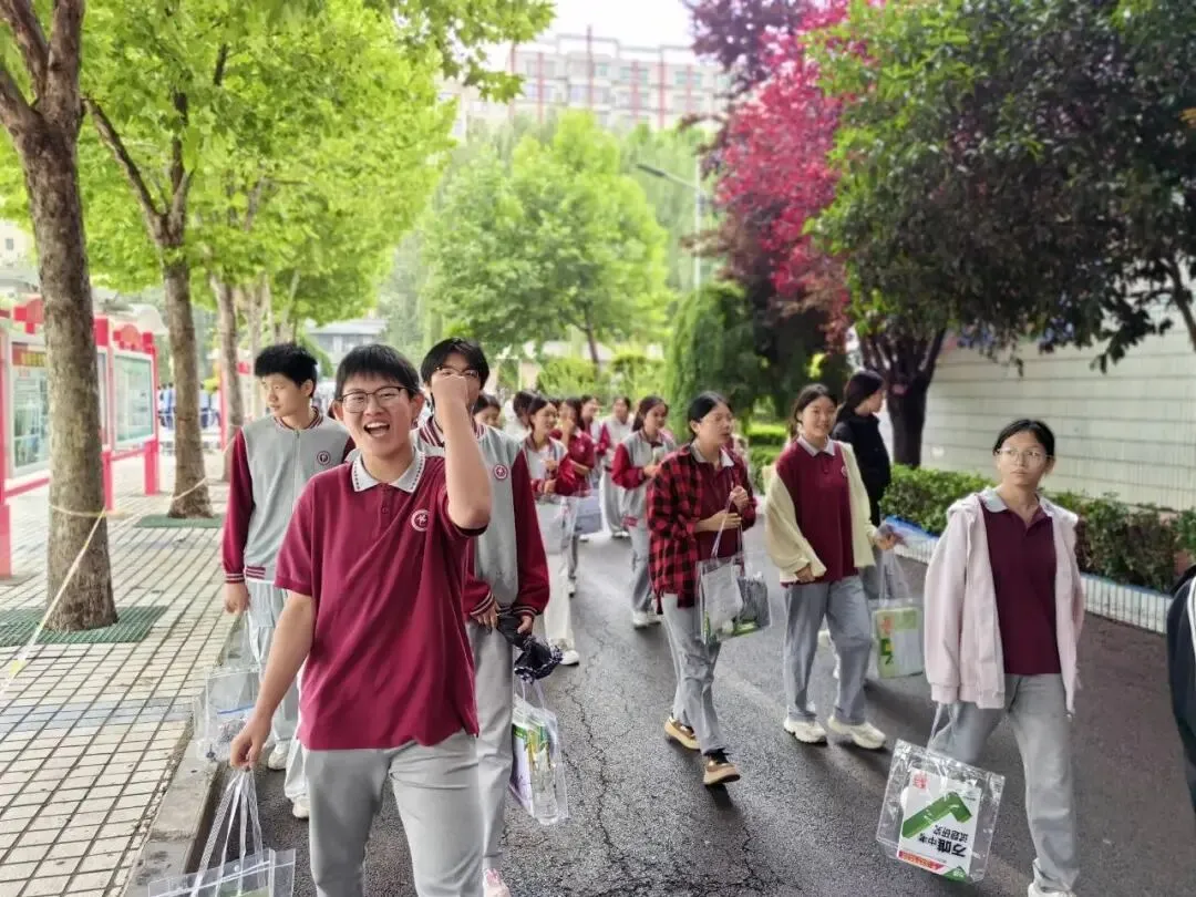 落笔生花,不负韶华|致全体中考学子的首日祝福!-第9张图片-四季读书网 落笔生花,不负韶华|致全体中考学子的首日祝福!-第9张图片-四季读书网