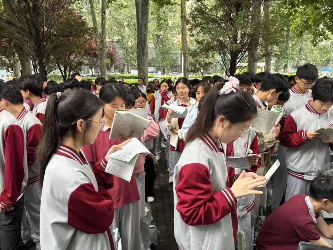 落笔生花,不负韶华|致全体中考学子的首日祝福!-第13张图片-四季读书网 落笔生花,不负韶华|致全体中考学子的首日祝福!-第13张图片-四季读书网