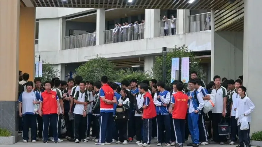 中考落幕 青春启新 || 龙实少年 自有万丈风华-第95张图片-四季读书网 中考落幕 青春启新 || 龙实少年 自有万丈风华-第95张图片-四季读书网