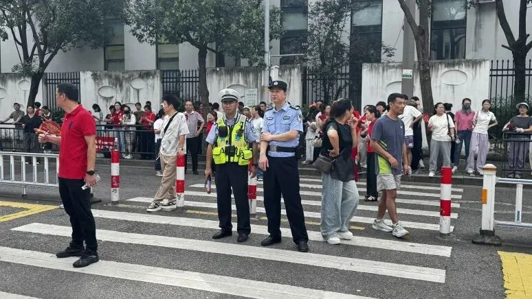 中考落幕 青春启新 || 龙实少年 自有万丈风华-第105张图片-四季读书网 中考落幕 青春启新 || 龙实少年 自有万丈风华-第105张图片-四季读书网