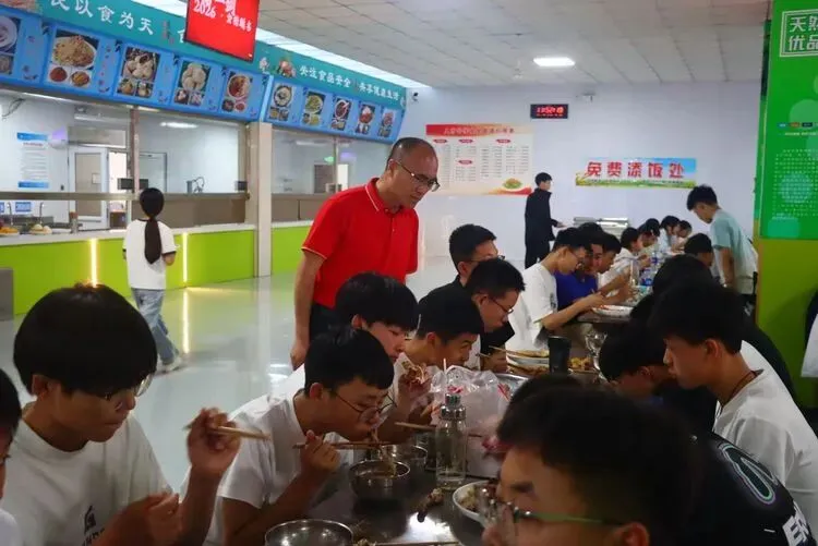 忻州人才中学全力服务考生 保障中考-第31张图片-四季读书网