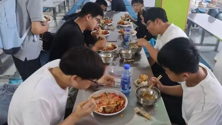 忻州人才中学全力服务考生 保障中考-第36张图片-四季读书网