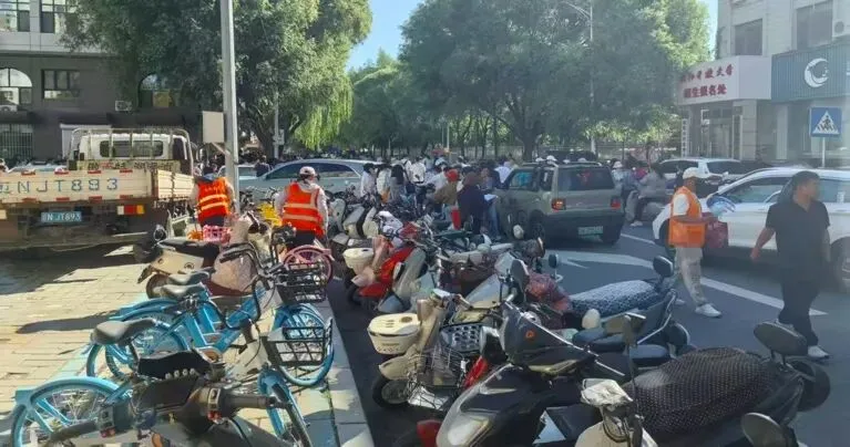 朝阳中考考点附近为啥这么干净?答案来了!(图)-第10张图片-四季读书网 朝阳中考考点附近为啥这么干净?答案来了!(图)-第10张图片-四季读书网