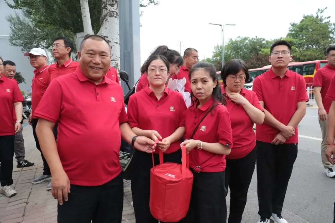 盛夏逐梦,暖心护航!离石区城镇中学为中考学子加油助威-第15张图片-四季读书网