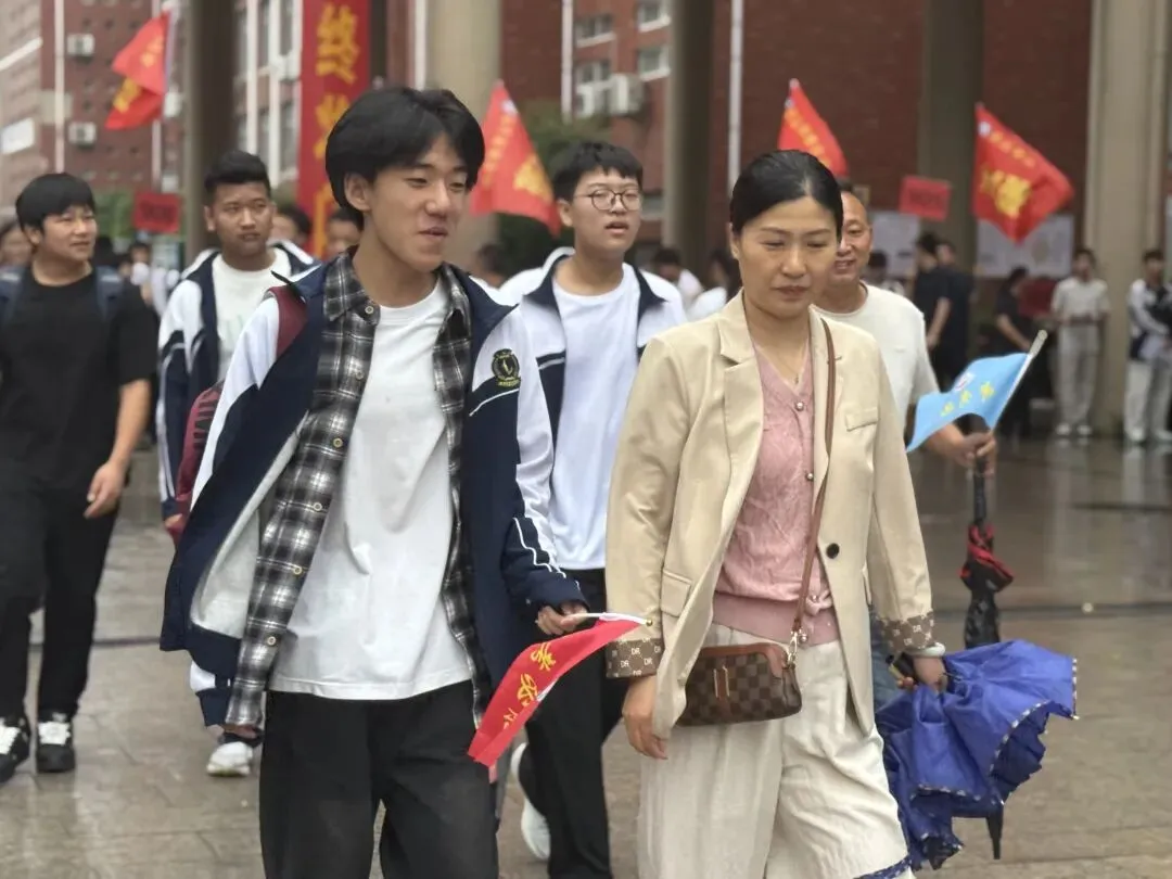 九年磨剑,今朝试锋——商丘市博雅学校中考壮行会暖心启幕,为学子逐梦护航-第92张图片-四季读书网