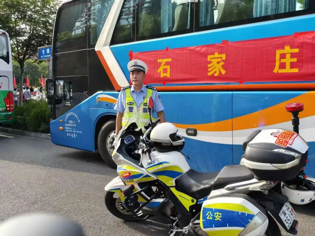 【护航中考 交警同行】你提笔筑梦 我保驾护航-第12张图片-四季读书网 【护航中考 交警同行】你提笔筑梦 我保驾护航-第12张图片-四季读书网