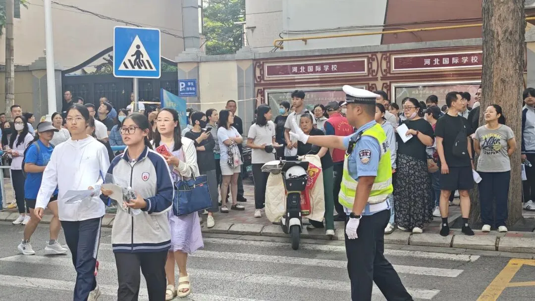 【护航中考 交警同行】你提笔筑梦 我保驾护航-第16张图片-四季读书网 【护航中考 交警同行】你提笔筑梦 我保驾护航-第16张图片-四季读书网