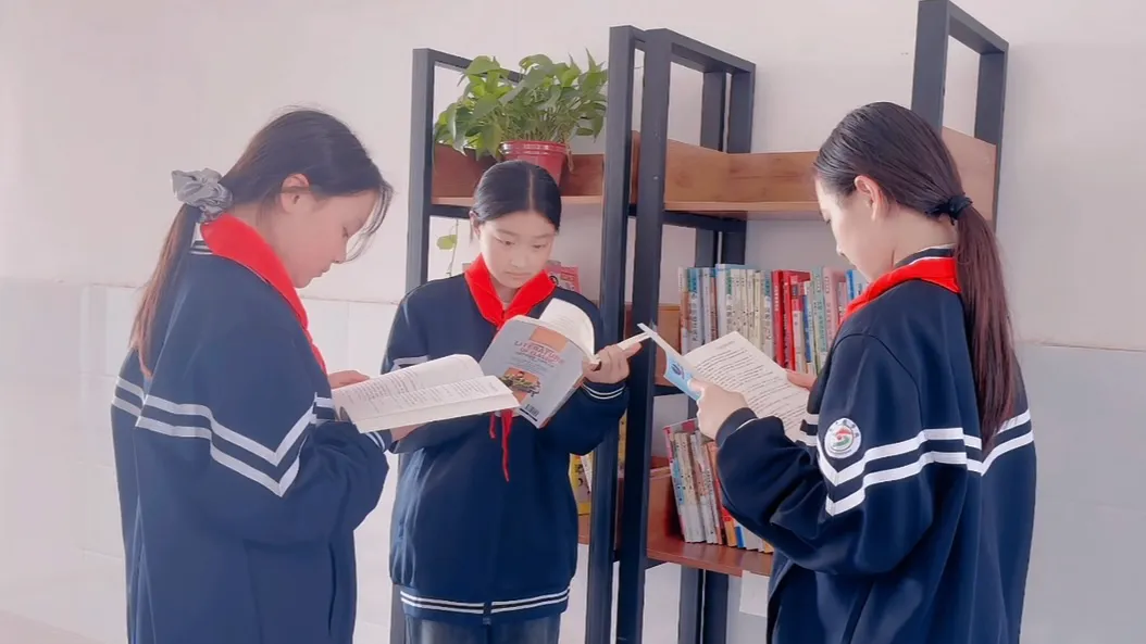 仪式感拉满!育华园中考出征盛典,提笔凌云志,前路尽荣光!-第58张图片-四季读书网 仪式感拉满!育华园中考出征盛典,提笔凌云志,前路尽荣光!-第58张图片-四季读书网