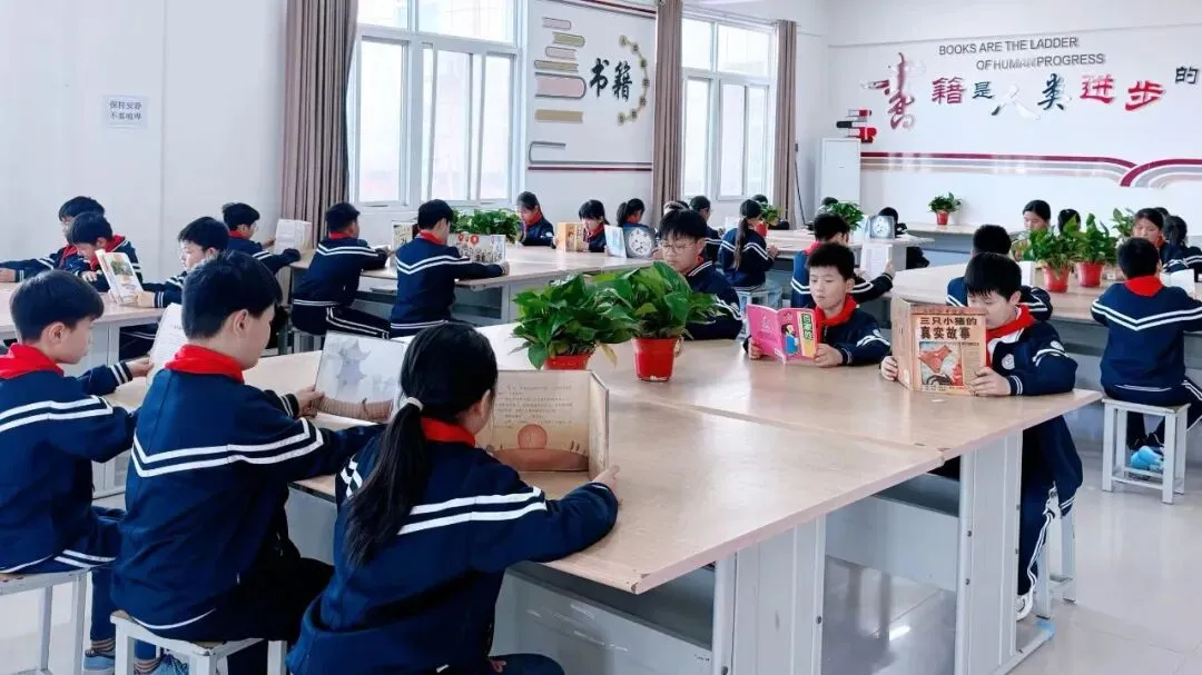 仪式感拉满!育华园中考出征盛典,提笔凌云志,前路尽荣光!-第60张图片-四季读书网 仪式感拉满!育华园中考出征盛典,提笔凌云志,前路尽荣光!-第60张图片-四季读书网